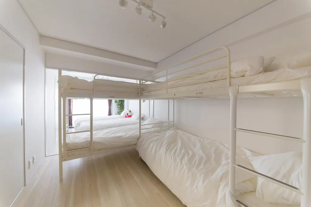Apartment Hotel Namba Kuromon House Ōsaka Japan